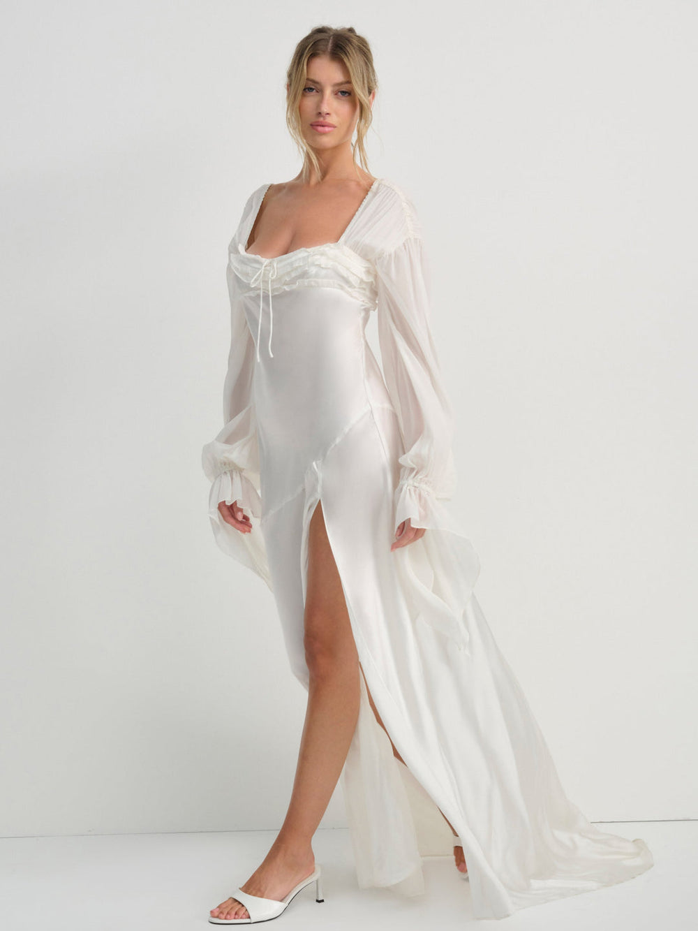 Evy Gown White