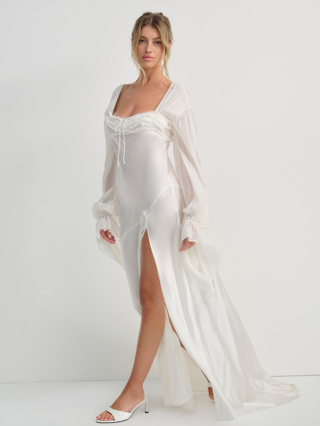 Evy Gown White